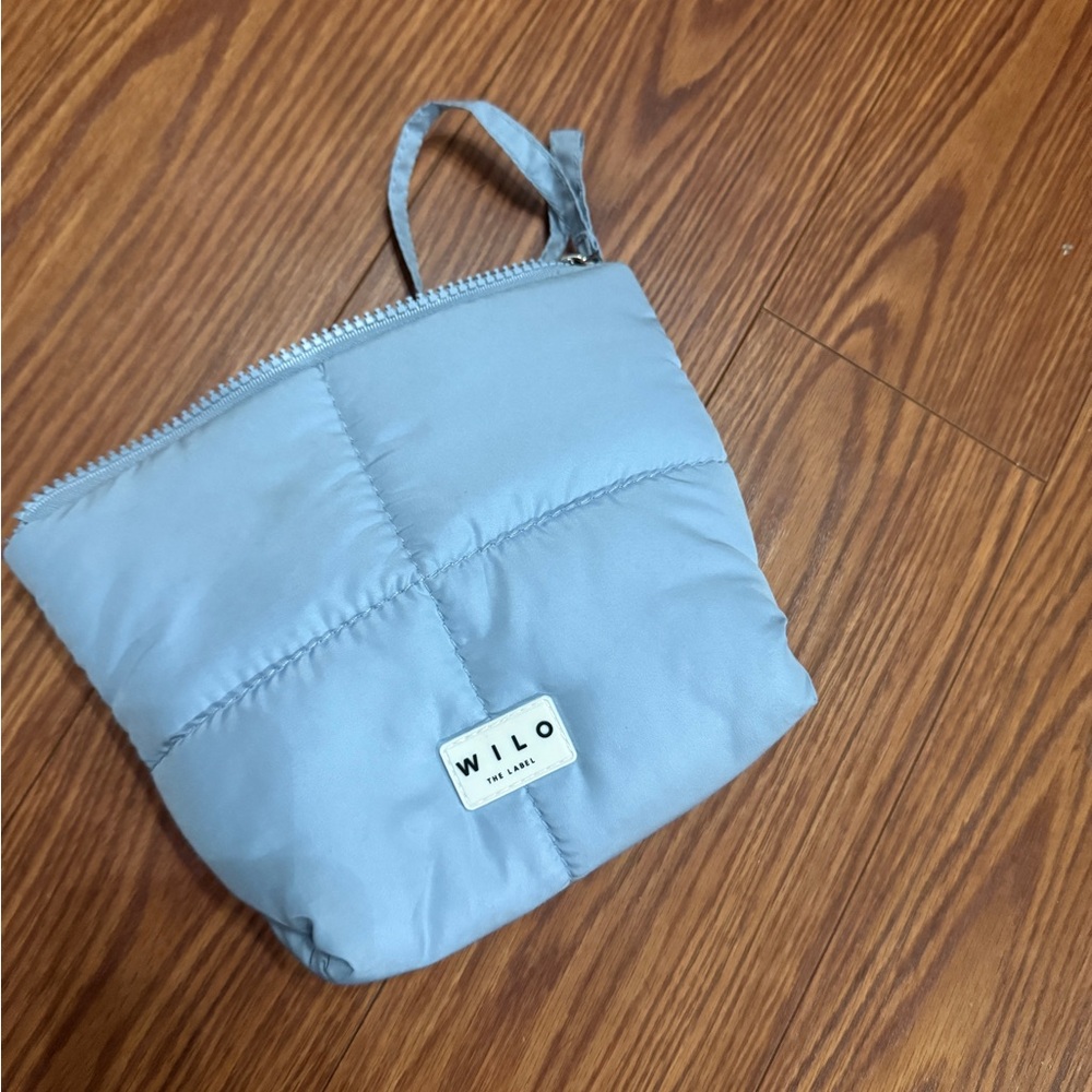 Wilo the Label Puffy Light Blue Cosmetic Wristlet Bag NWOT